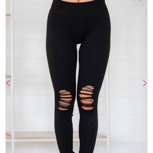 Distressed leggings